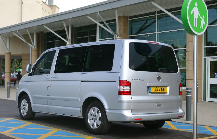 Volkswagen Caravelle 2005 года  (фото 2 из 7)